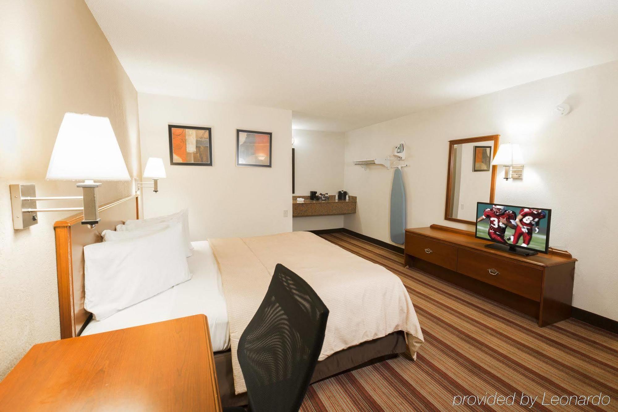 Red Roof Inn Bloomington - Normal/University Екстер'єр фото